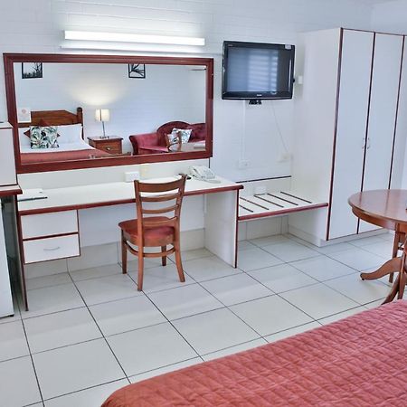 Central Park Motel Rockhampton Esterno foto