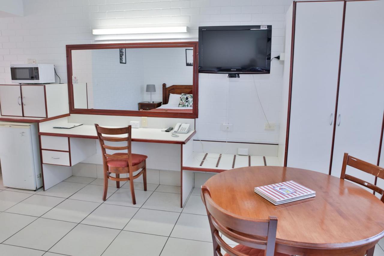 Central Park Motel Rockhampton Esterno foto