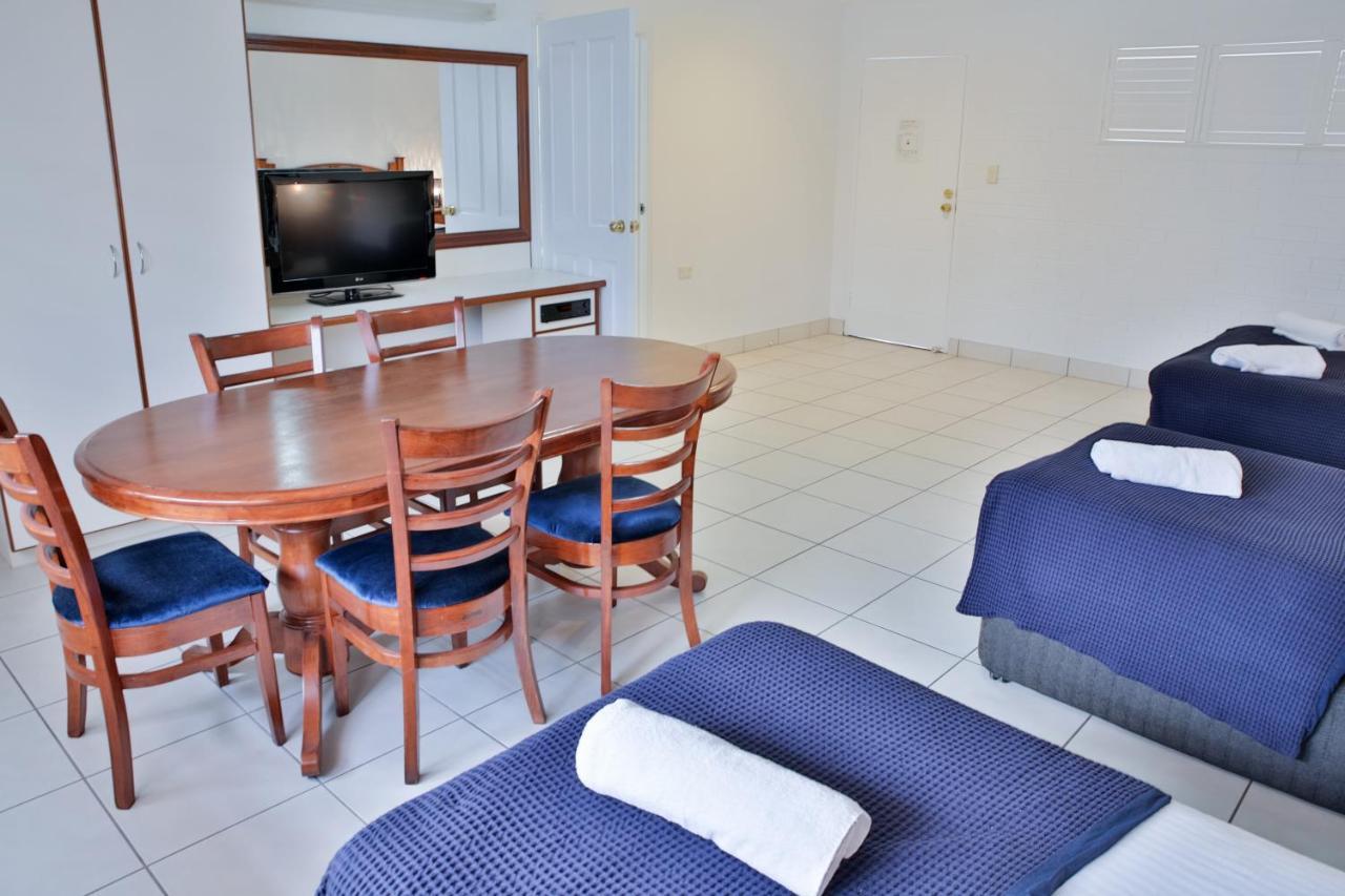 Central Park Motel Rockhampton Esterno foto