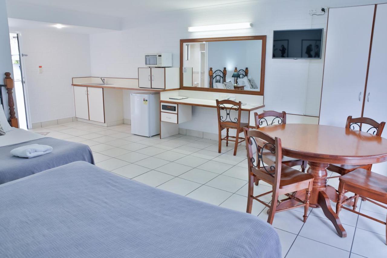 Central Park Motel Rockhampton Esterno foto