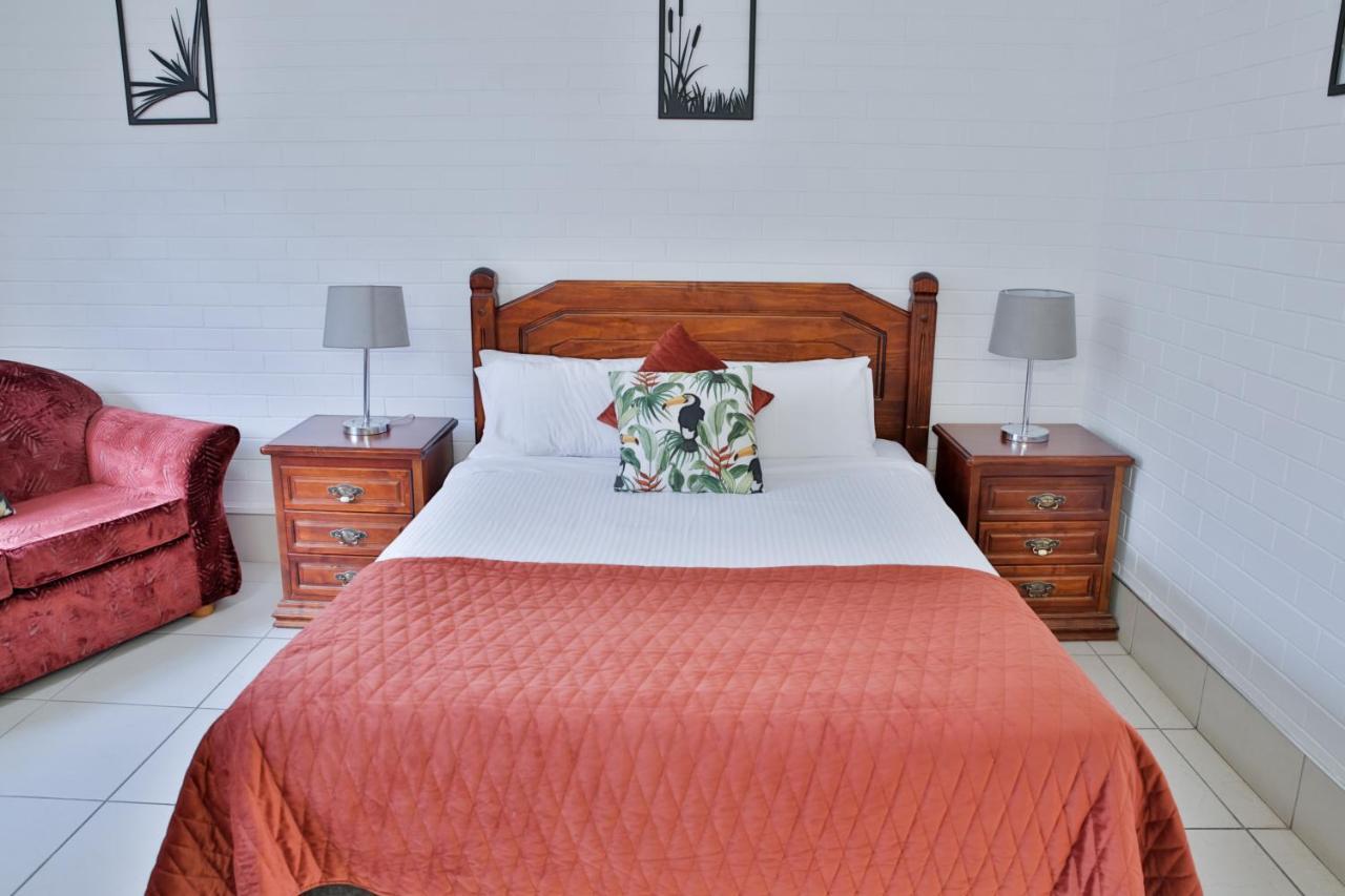 Central Park Motel Rockhampton Esterno foto