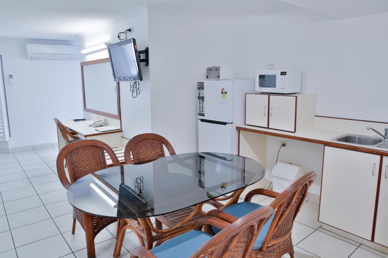 Central Park Motel Rockhampton Esterno foto