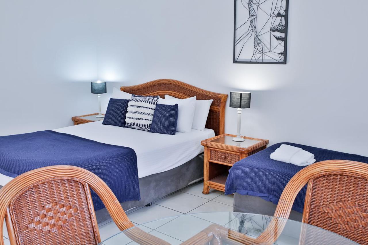 Central Park Motel Rockhampton Esterno foto