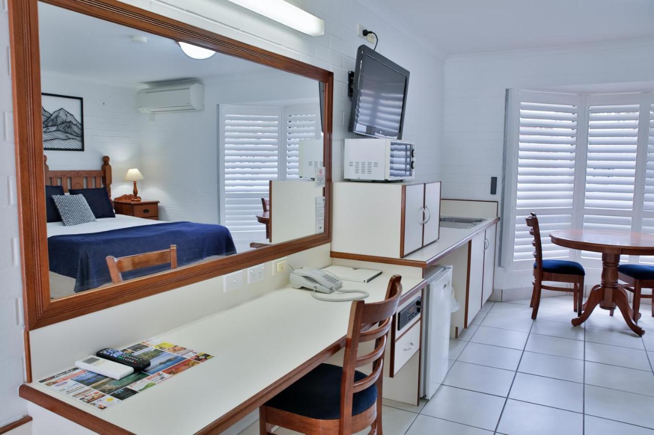 Central Park Motel Rockhampton Esterno foto